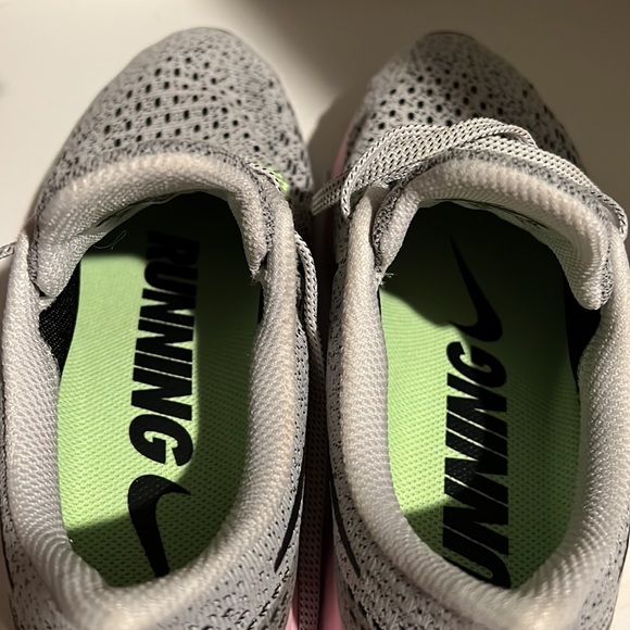 Worn once Nike Air Pegasus size 7. Husband bought and just didn’t wear - Picture 3 of 4